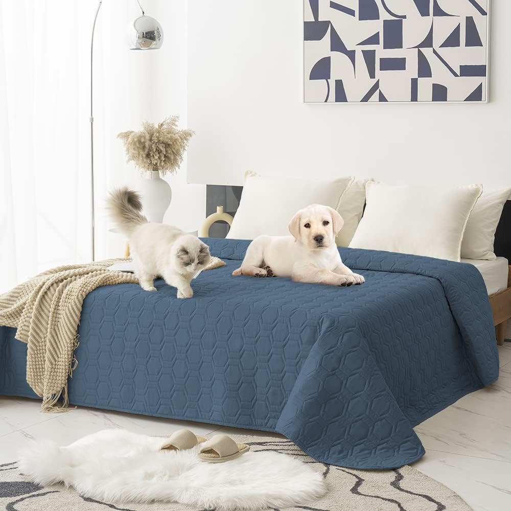 Tcksstex Waterproof and Anti-Slip Dog Bed Cover and Pet Blanket Sofa Pet Bed Mat ，car Incontinence Mattress Protectors Furniture Couch Cover for Most Cats Dogs, Pets（52x82-Ivory）