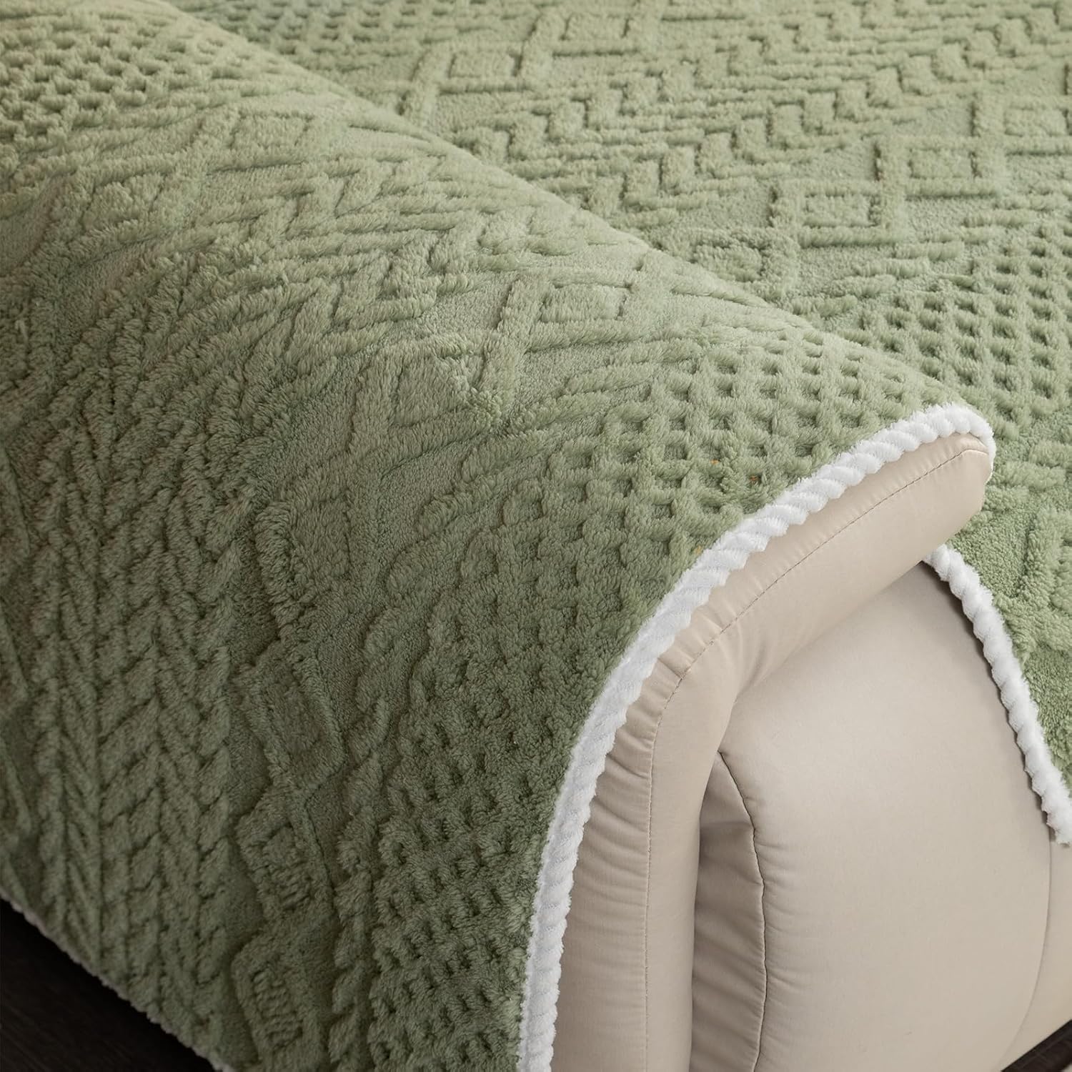 Geometric Jacquard Plush Warm Sofa Couch Cover, Soft Funny Fuzzy Couch Covers, Non Slip Sectional Sofa Slipcover, Cozy Washable Furniture Protector for Kids, Pets (Beige White, 28"x 28")